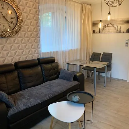 公寓 Uroczy Z Patio *