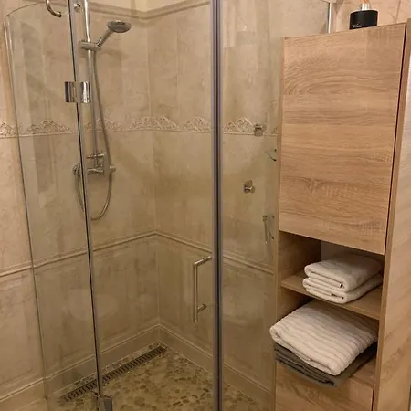 公寓 Uroczy Z Patio